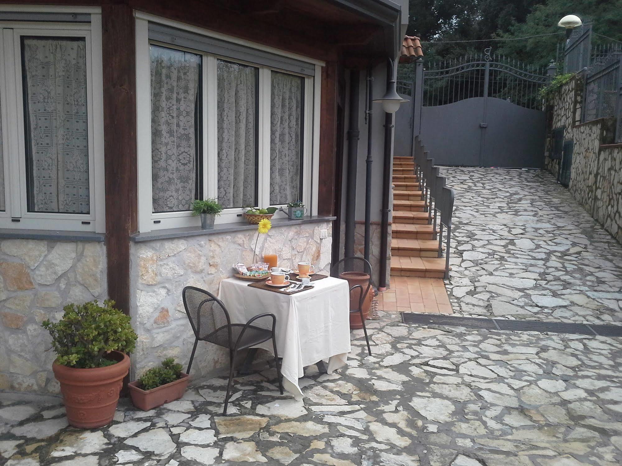 나폴리 I Giardini Di Capodimonte 2 B&B 외부 사진