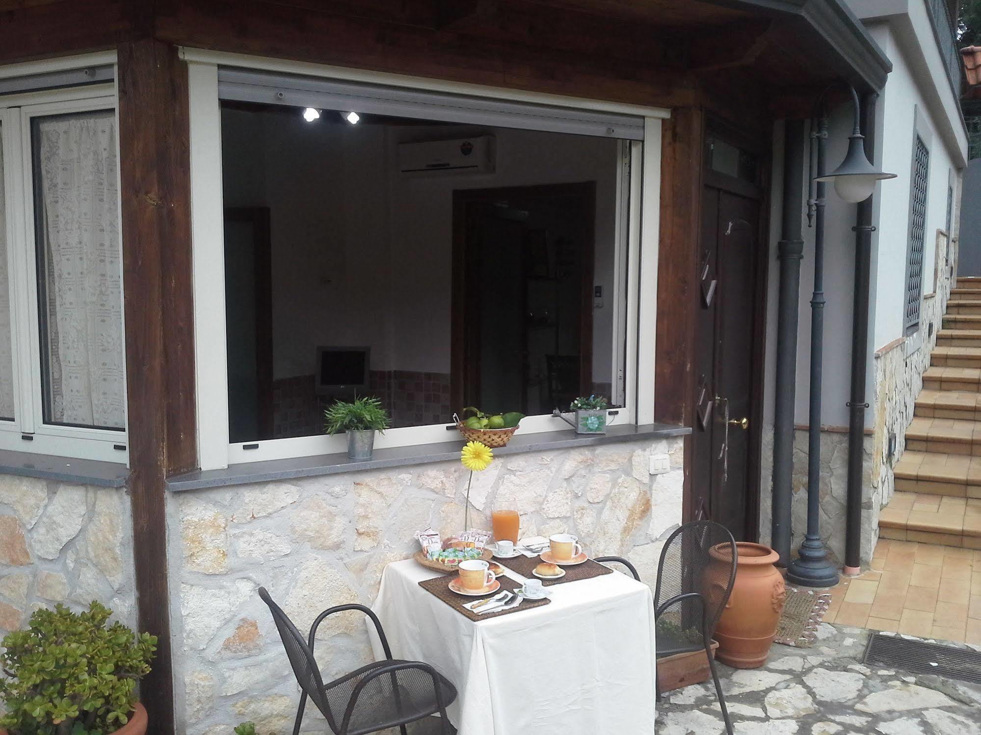 나폴리 I Giardini Di Capodimonte 2 B&B 외부 사진