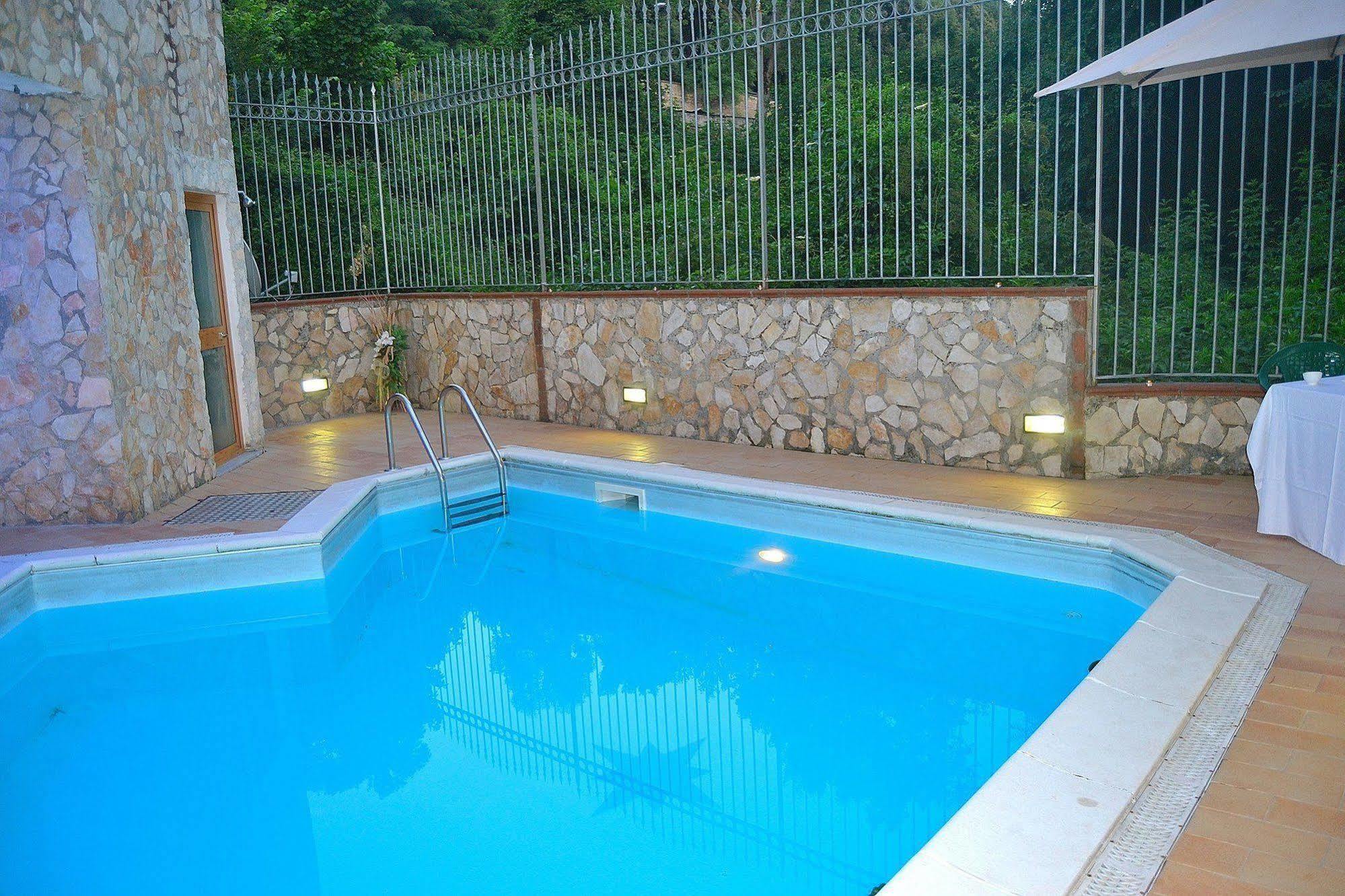 나폴리 I Giardini Di Capodimonte 2 B&B 외부 사진